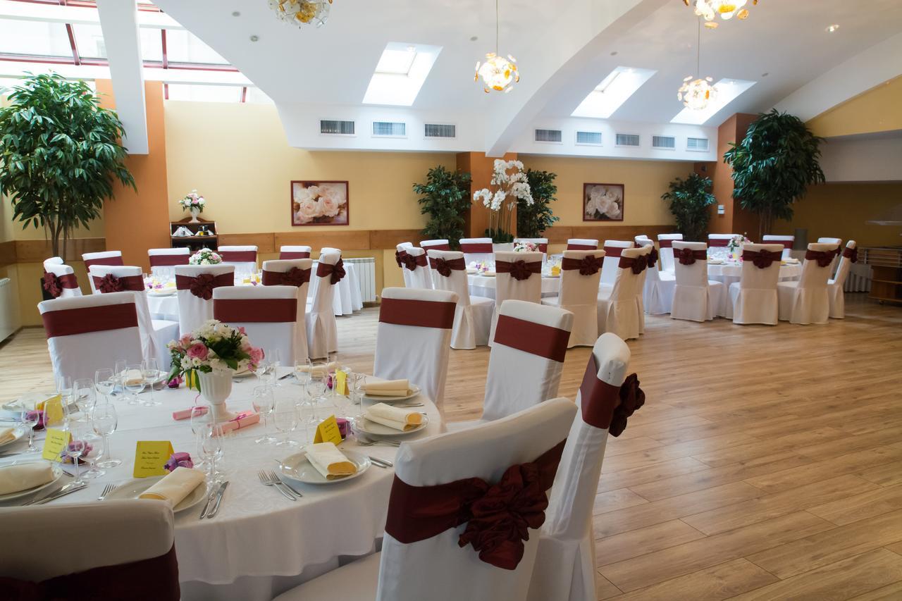 Hotel Nemira Сленік-Молдова Екстер'єр фото