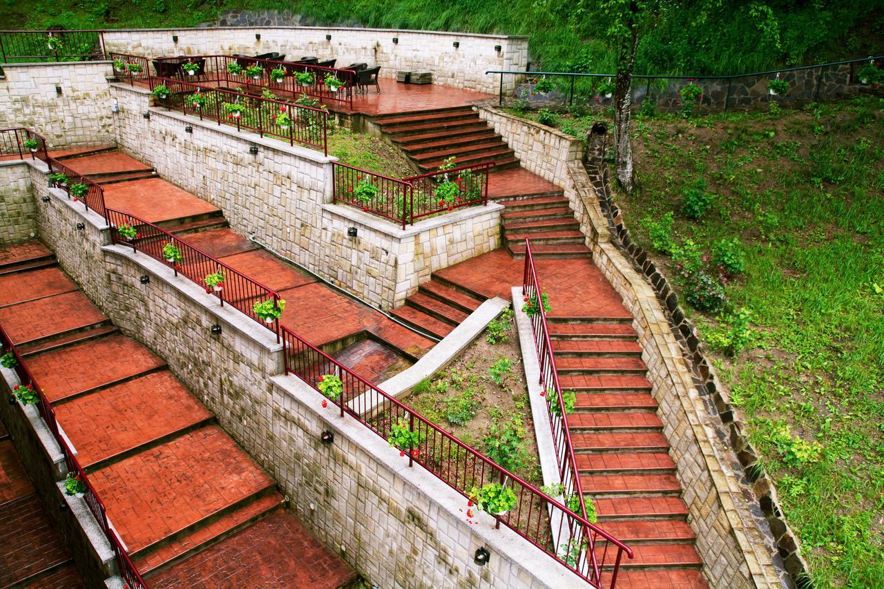 Hotel Nemira Сленік-Молдова Екстер'єр фото