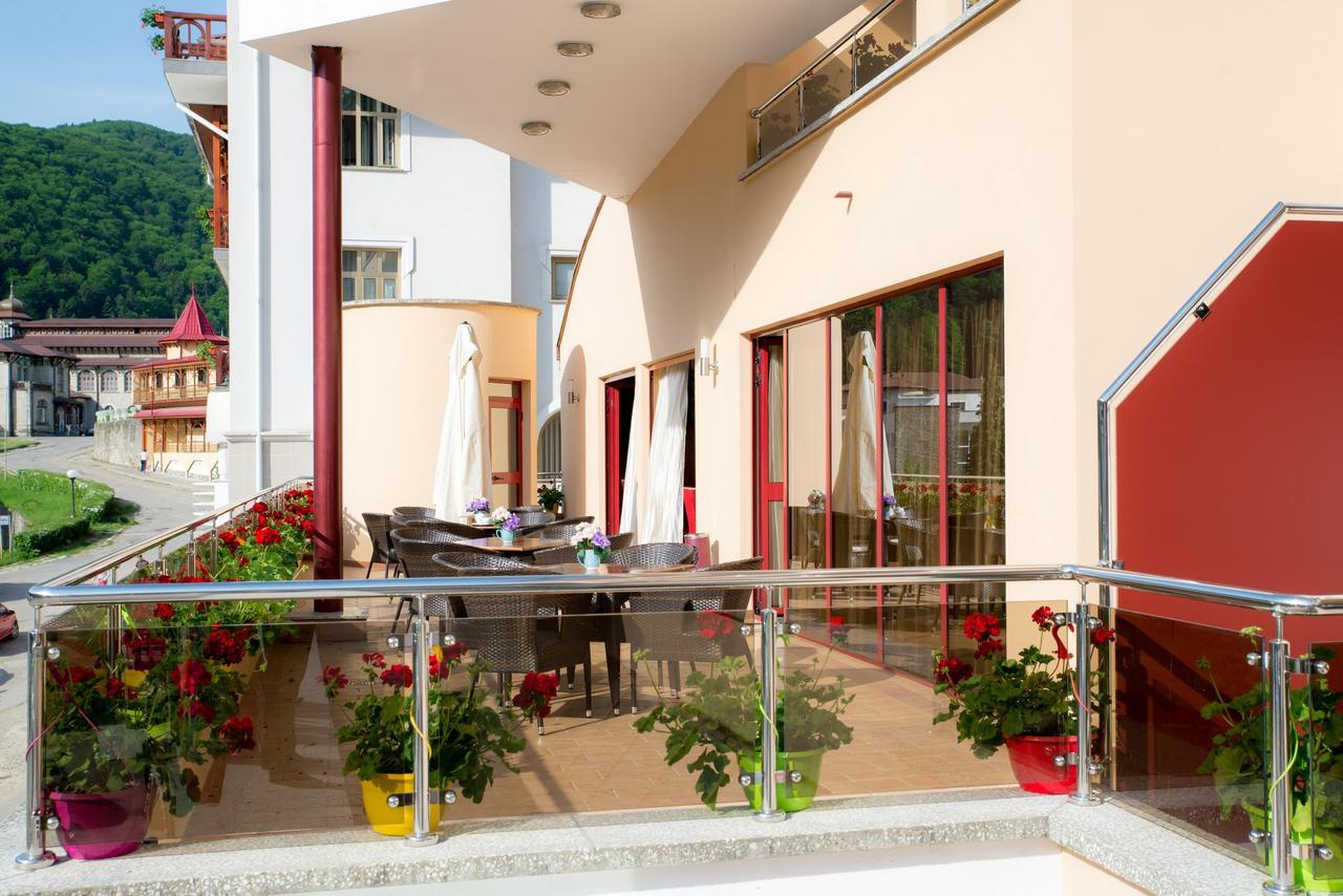 Hotel Nemira Сленік-Молдова Екстер'єр фото