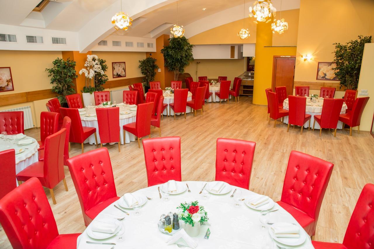 Hotel Nemira Сленік-Молдова Екстер'єр фото