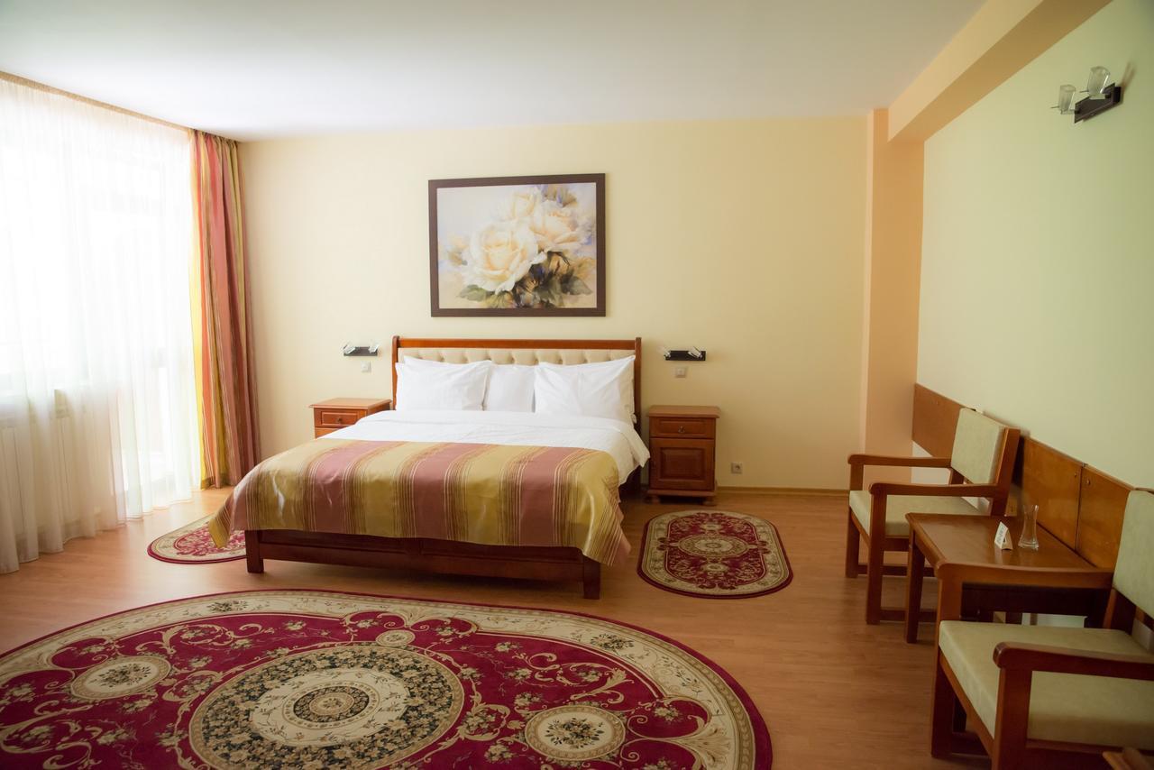 Hotel Nemira Сленік-Молдова Екстер'єр фото
